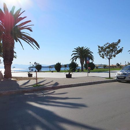 Holiday Apartment Sombrero Néa Péramos Dış mekan fotoğraf