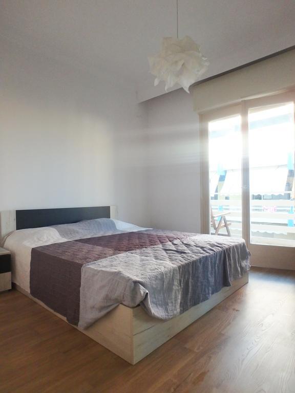 Holiday Apartment Sombrero Néa Péramos Dış mekan fotoğraf