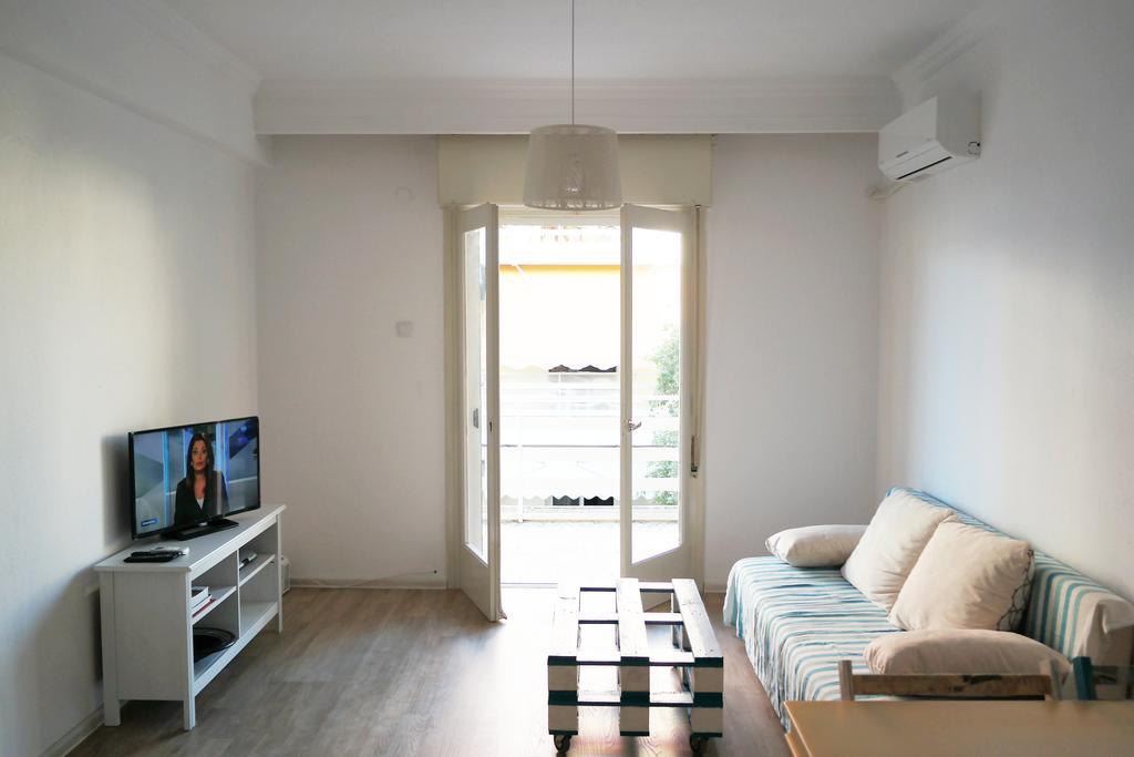 Holiday Apartment Sombrero Néa Péramos Dış mekan fotoğraf