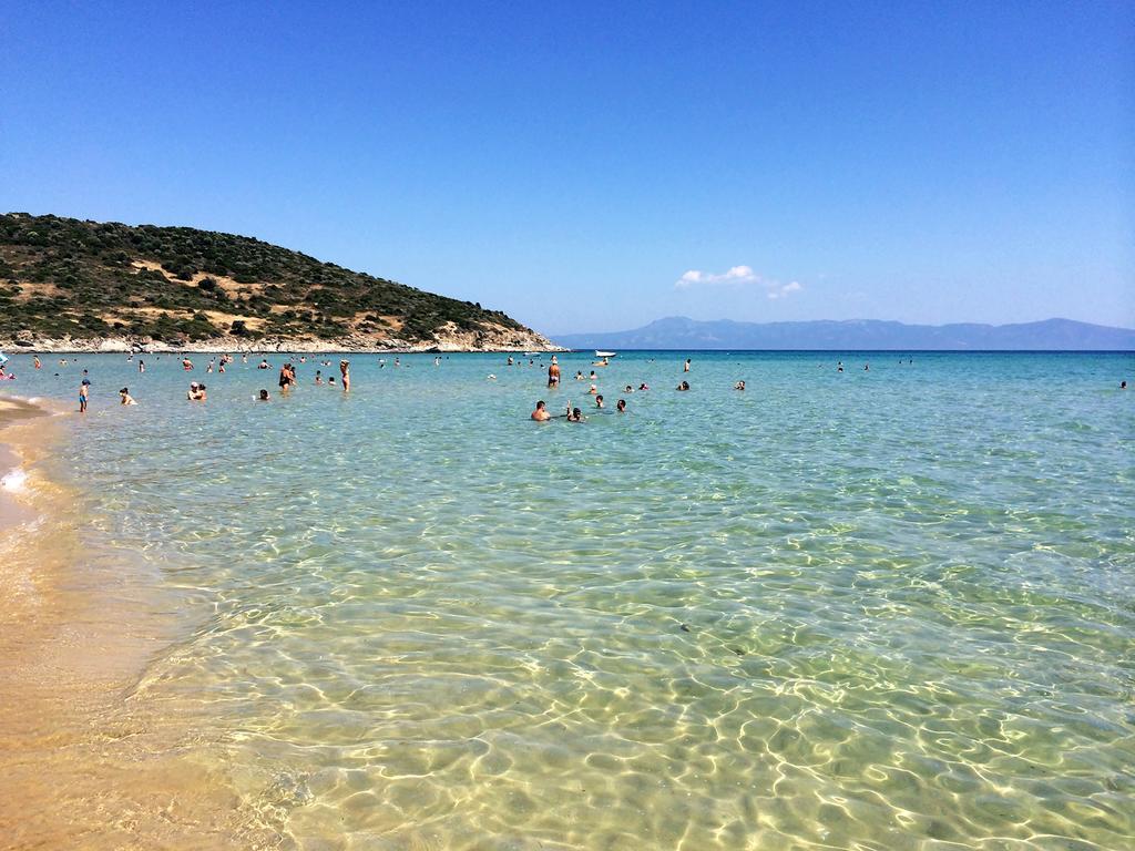 Holiday Apartment Sombrero Néa Péramos Dış mekan fotoğraf
